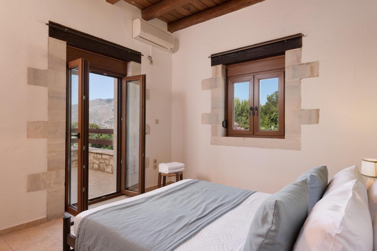 Koules Estate, With Private Pools & Bbq - Embracing Nature, By Thinkvilla Argouli Exterior foto
