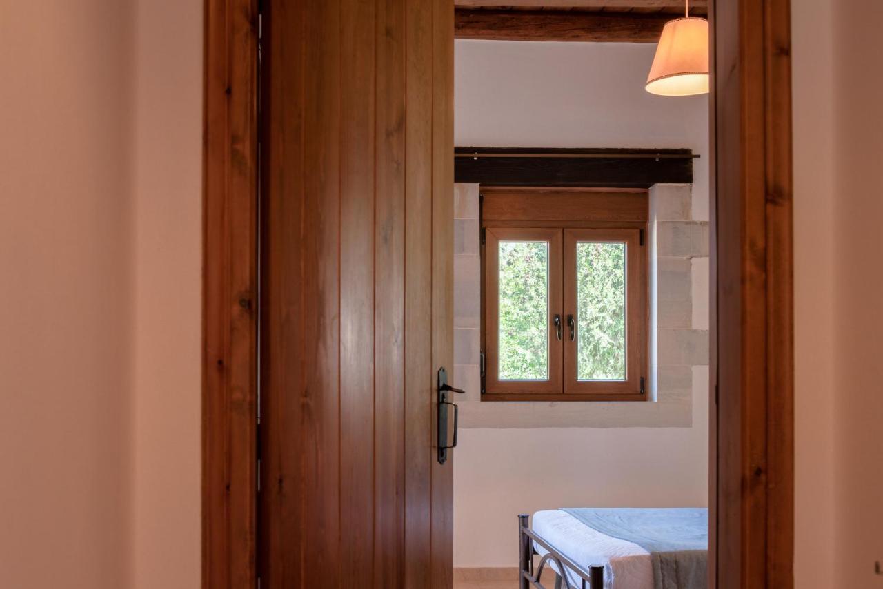 Koules Estate, With Private Pools & Bbq - Embracing Nature, By Thinkvilla Argouli Exterior foto