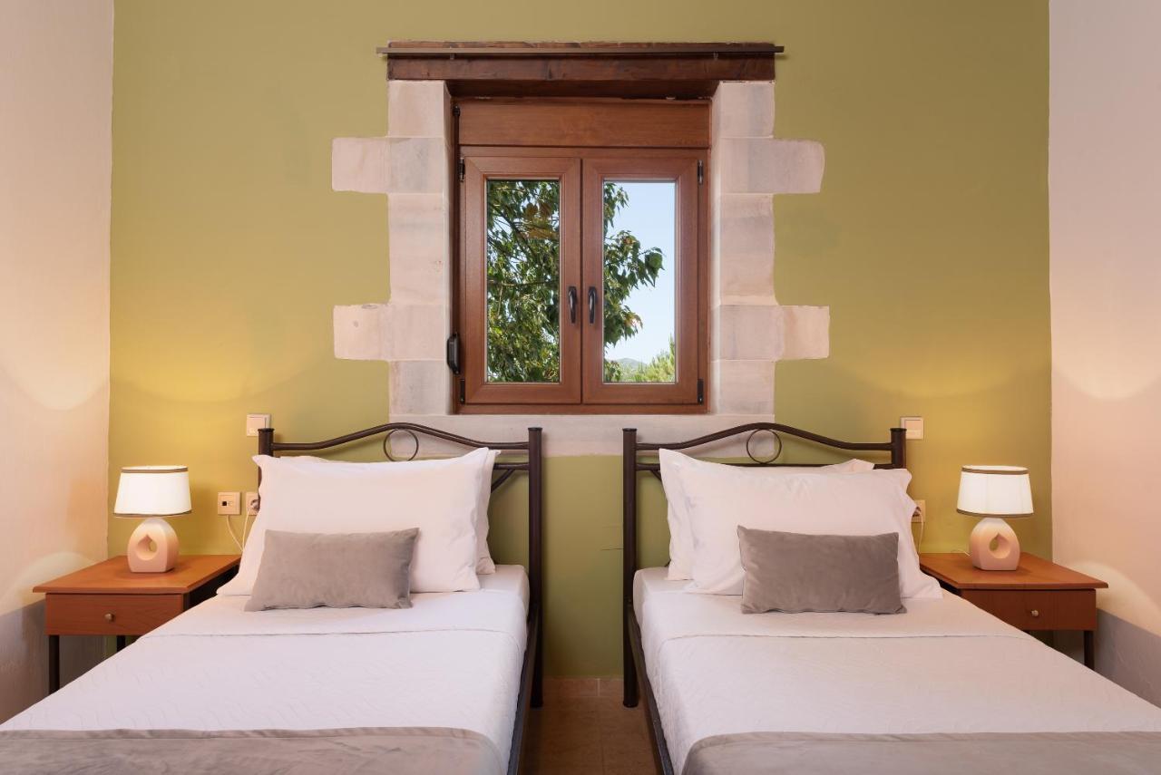 Koules Estate, With Private Pools & Bbq - Embracing Nature, By Thinkvilla Argouli Exterior foto